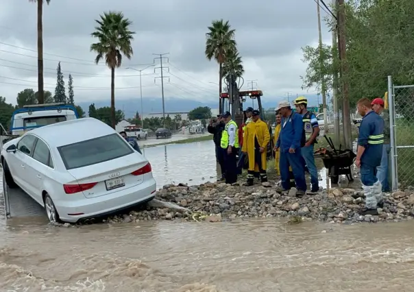 Caos vial y encharcamientos en Saltillo tras fuertes lluvias