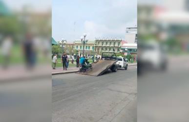 Llevaba su moto a la casa de empeño y tránsito se la quita en Tampico