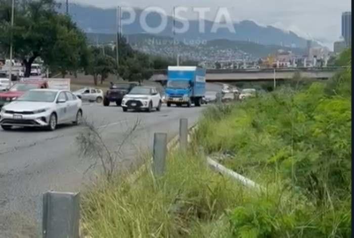 Cae automovilista al Río Santa Catarina