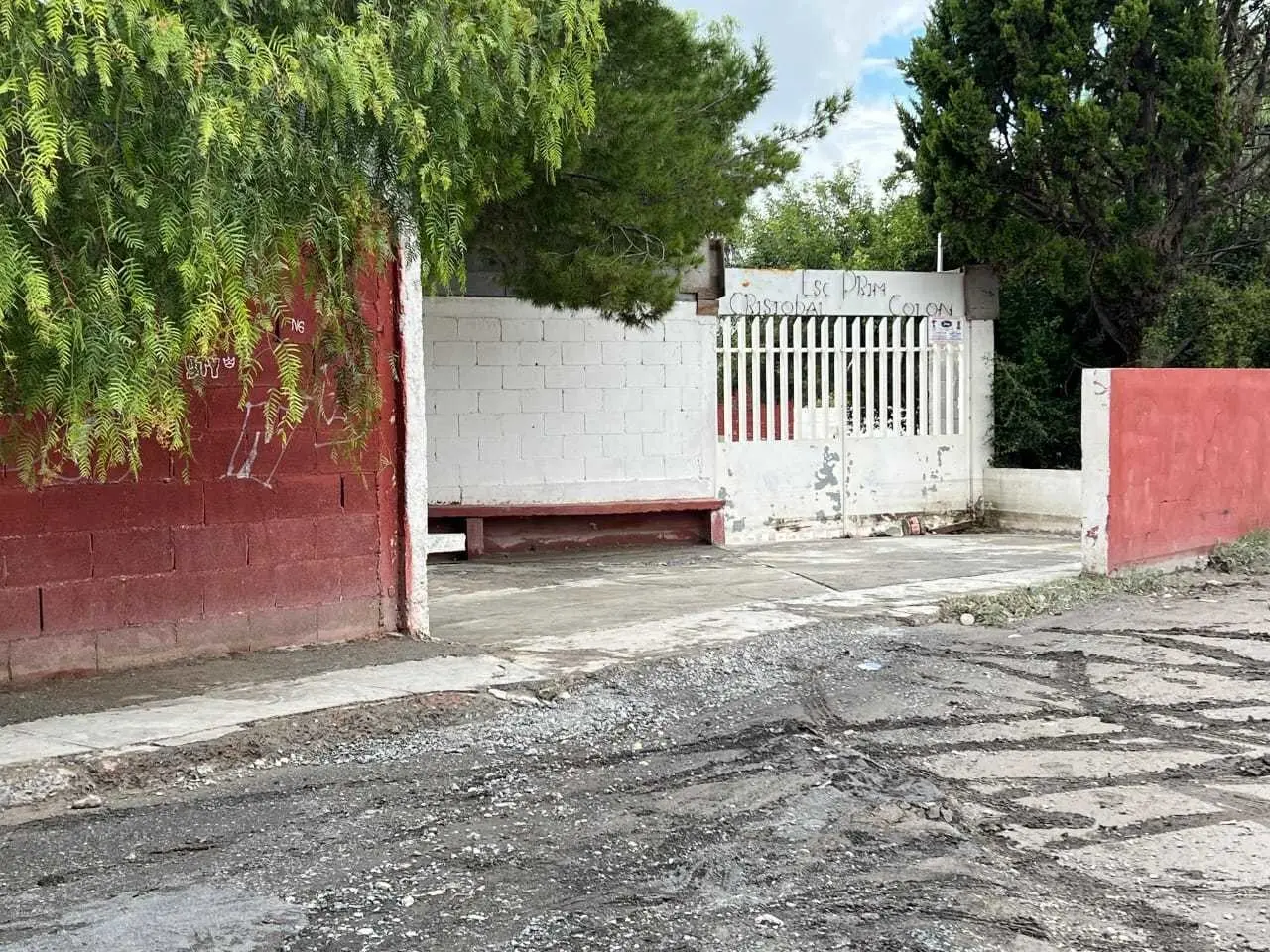 Se inunda escuela primaria Cristobal Colón. Foto de Marco Juárez.