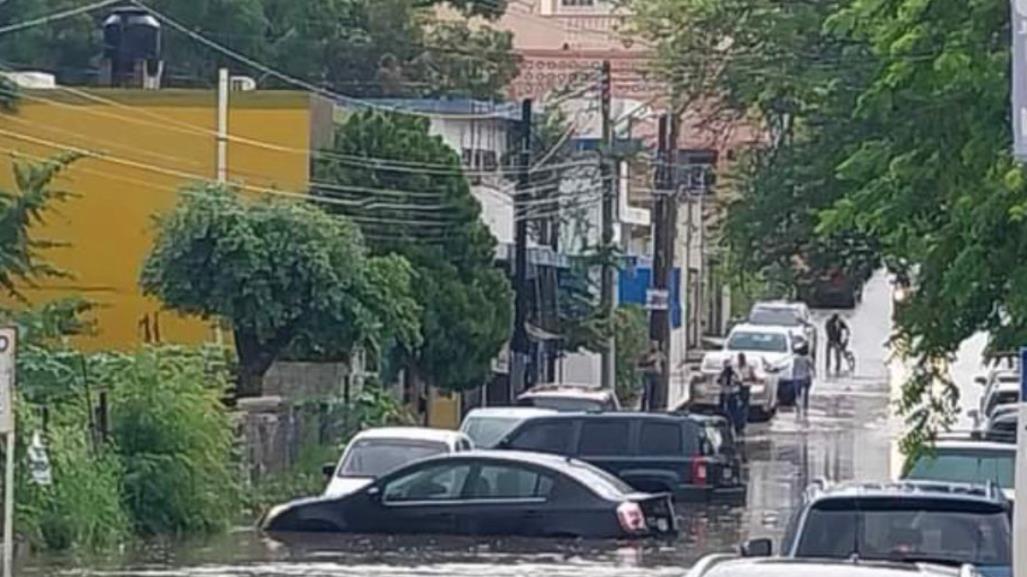 Impactante corriente arrastra autos en el sur de Tamaulipas