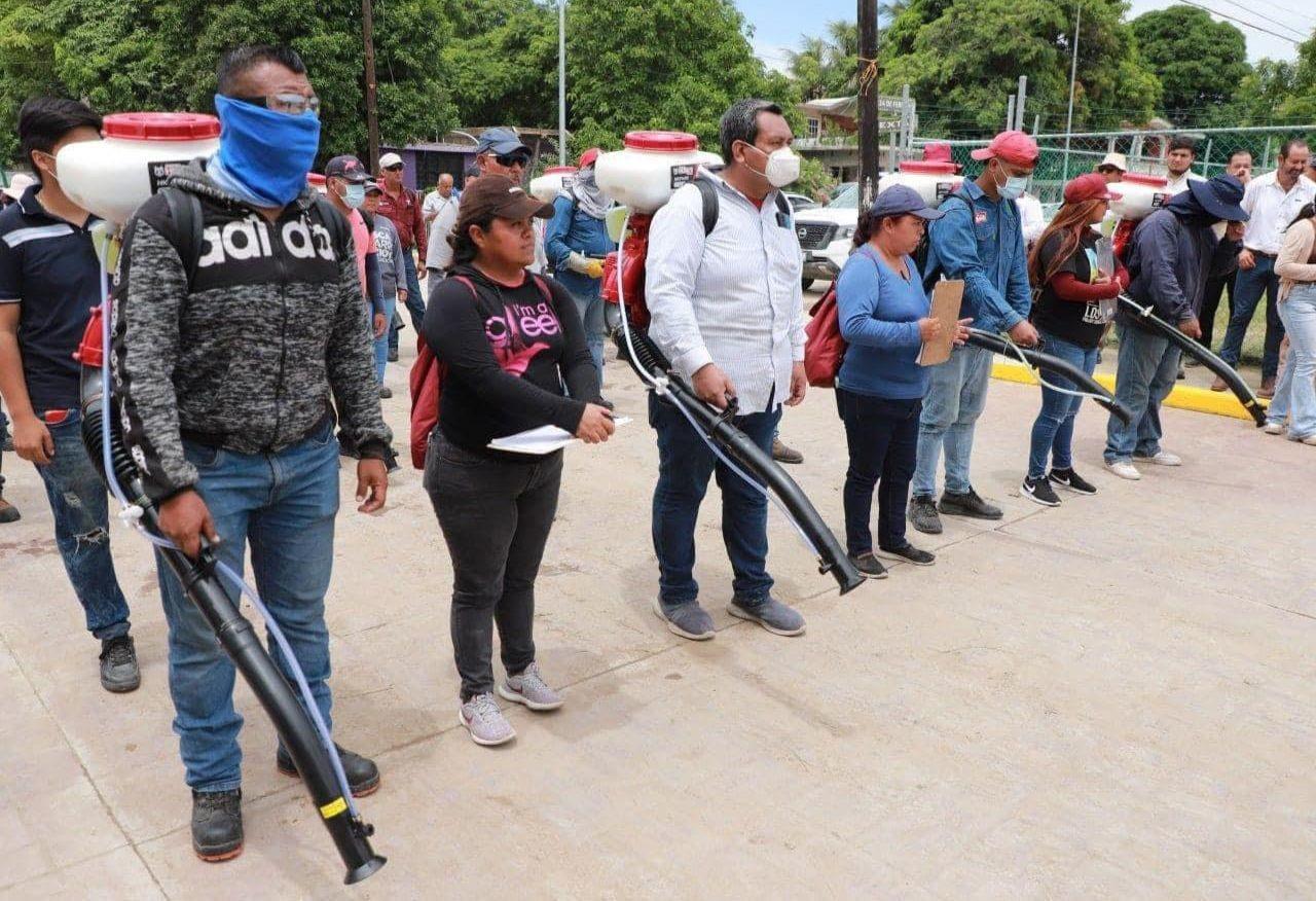 Una campaña emergente enfocada en la lucha contra el dengue, es la que ha anunciado en el sur de la secretaria de Bienestar en Tamaulipas, Silvia Casas González. Foto: Axel Hassel