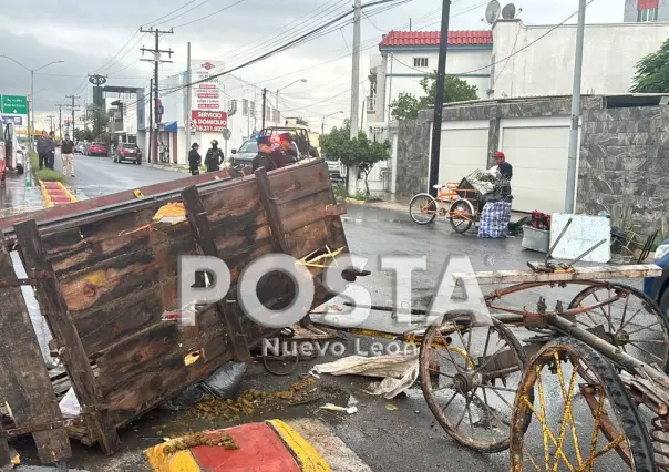 Choque deja padre e hija heridos en Monterrey