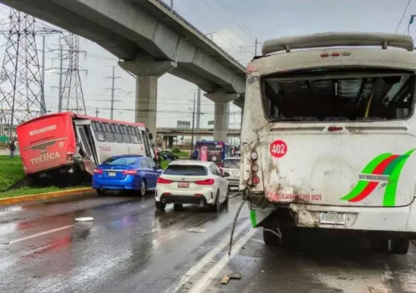 Otra de camiones; choque de transporte público deja diez lesionados
