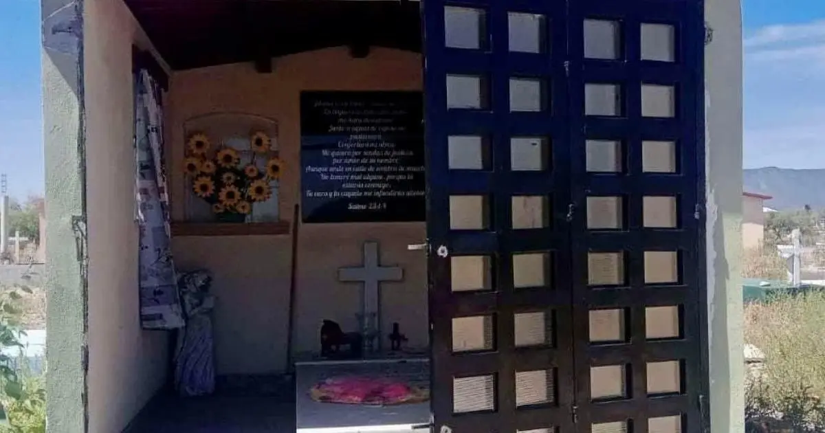 Se estima que alrededor de 20 tumbas han sido afectadas por el robo de cruces, placas y materiales metálicos. (Fotografía: Redes sociales)