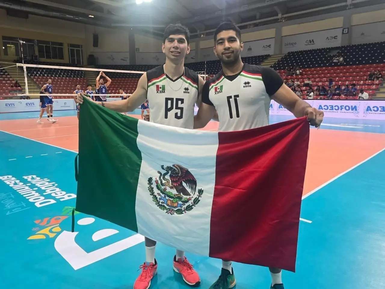 Los voleibolistas tamaulipecos Brandon López y Lorenzo Martínez, junto con la Selección Mexicana de Voleibol, obtuvieron la medalla de bronce en el torneo Final Six, celebrado en Canadá. Foto: Redes sociales