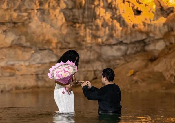 Propuesta de matrimonio única en el cenote Suytun