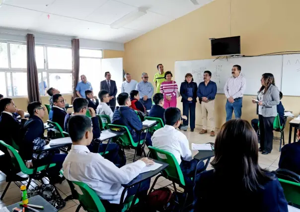 ¡Con mochila en mano! Reanudan clases 22 escuelas en Chalco tras lluvias