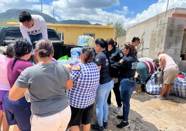 Autoridades llevan apoyos a afectados por lluvias en Viesca