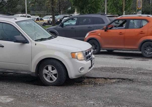 Baches en Saltillo ponen en riesgo a conductores en principales vialidades