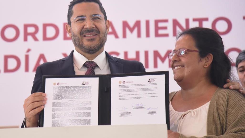 Firman Convenios de Ordenamiento Territorial: 7 mil familias beneficiadas