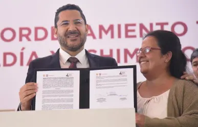 Firman Convenios de Ordenamiento Territorial: 7 mil familias beneficiadas