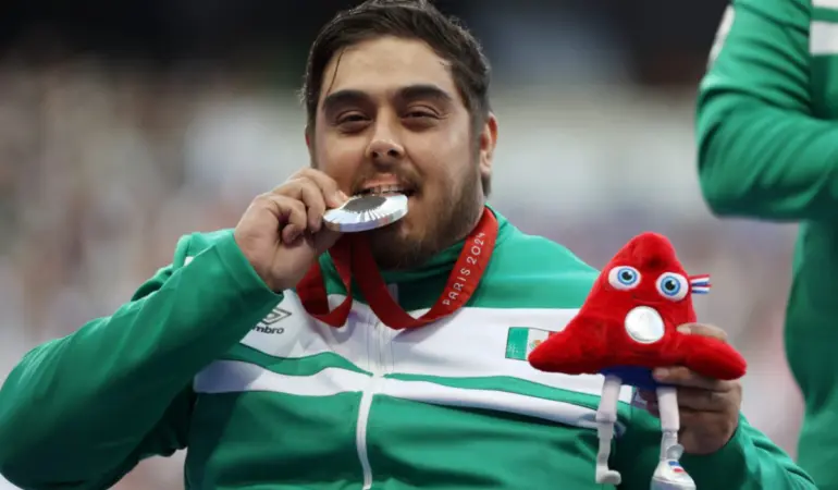 Ulises Fuentes mexicano que gana plata en los Paralímpicos París 2024