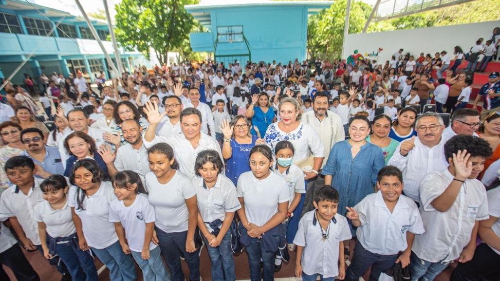 Segey entrega 616 piezas de mobiliario escolar en Mérida: ¡Conoce los detalles!