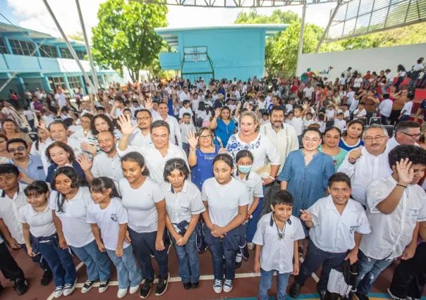 Segey entrega 616 piezas de mobiliario escolar en Mérida: ¡Conoce los detalles!