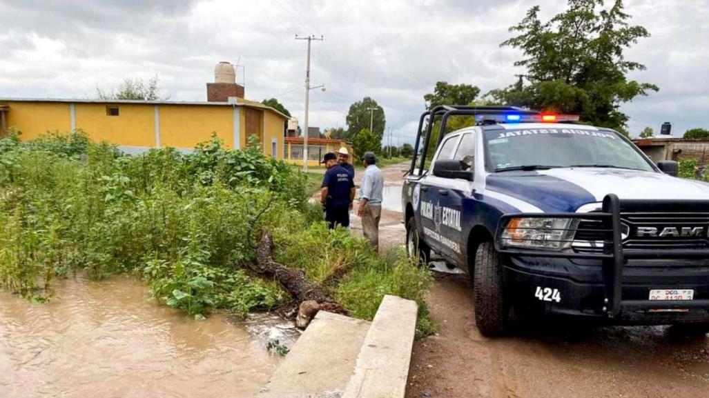 Protección Civil y Policía Estatal hacen limpieza para evitar inundaciones