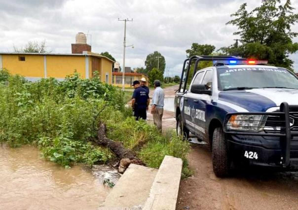 Protección Civil y Policía Estatal hacen limpieza para evitar inundaciones