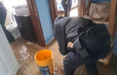 Familias de Guanaceví son ayudadas tras sufrir inundaciones en sus casas