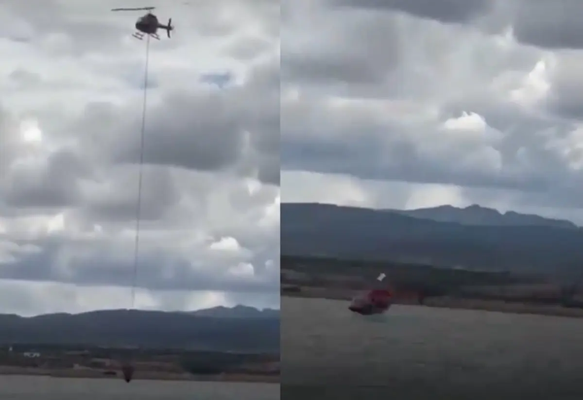 El piloto del helicóptero perdió el control cuando recolectaba agua de la presa Chihuahua. Foto: Especial