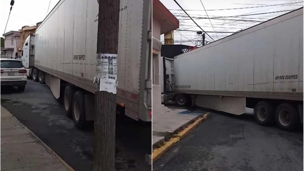 Trailero se mete al centro de Guadalupe y queda atorado (VIDEO)