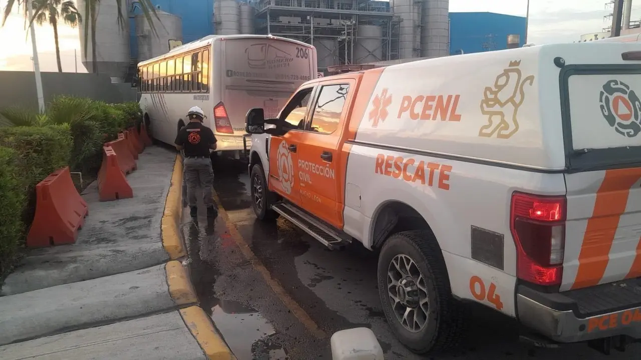 Choque de transporte de personal deja a varios lesionados en Guadalupe