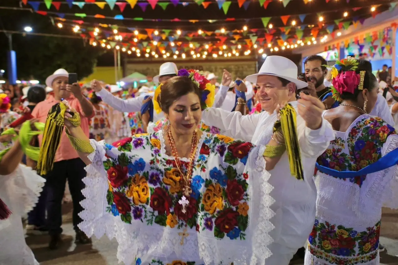 Díaz Mena felicitó a los ediles de los municipios que visitó Foto: Cortesía