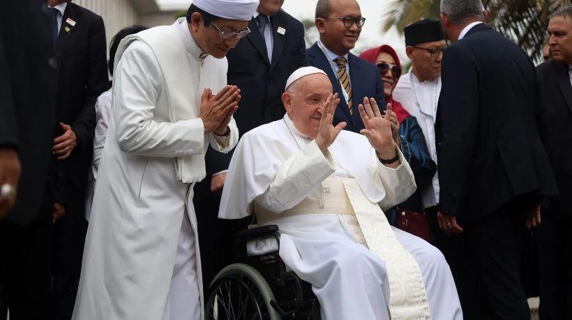 Detienen a siete personas que pretendían atacar al papa Francisco en Indonesia