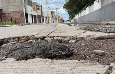 Pesadilla en las calles, lluvias generan más baches en vialidades