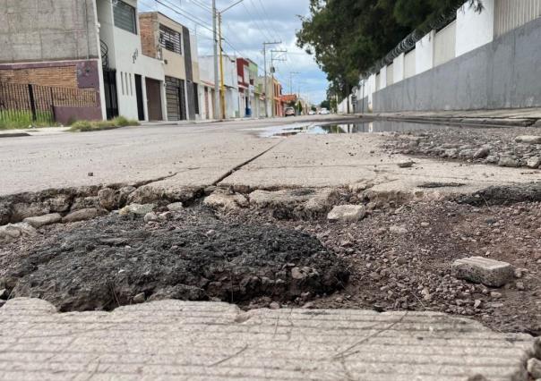 Pesadilla en las calles, lluvias generan más baches en vialidades