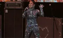 Disfrutan regios noche texana con Jennifer Peña