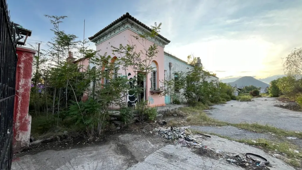 En proceso administrativo antiguo recinto de la Forestal FCL en Saltillo