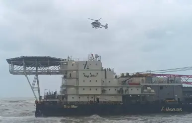 SEMAR rescata a la tripulación del Tog Mor, barco encallado en Veracruz