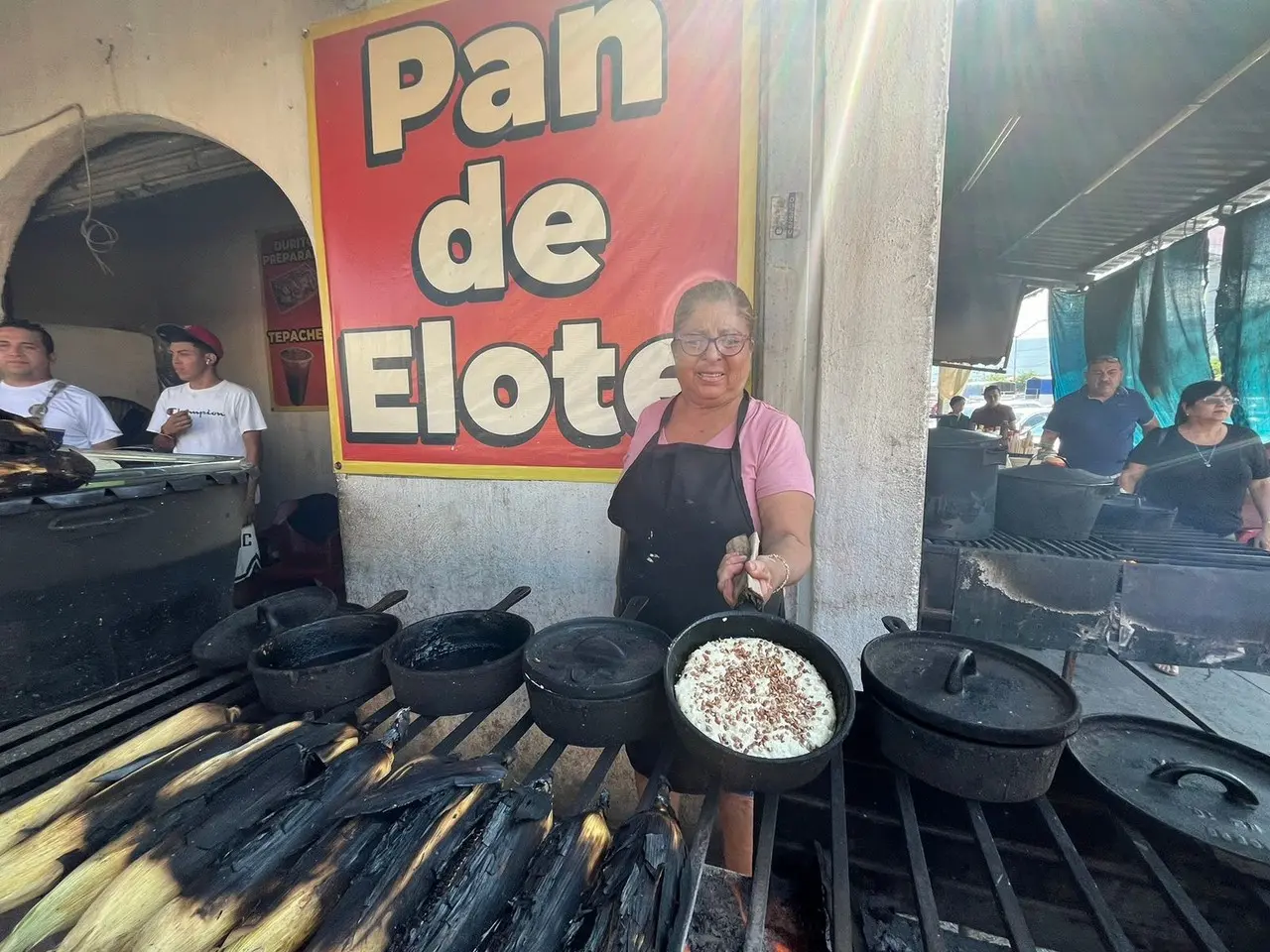 Aprende a cocinar un pan de elote con Doña Macri en Escobedo