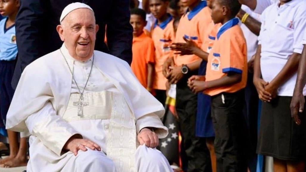 Papa Francisco visita Papúa Nueva Guinea y hace un llamado a la paz