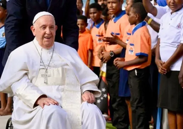 Papa Francisco visita Papúa Nueva Guinea y hace un llamado a la paz