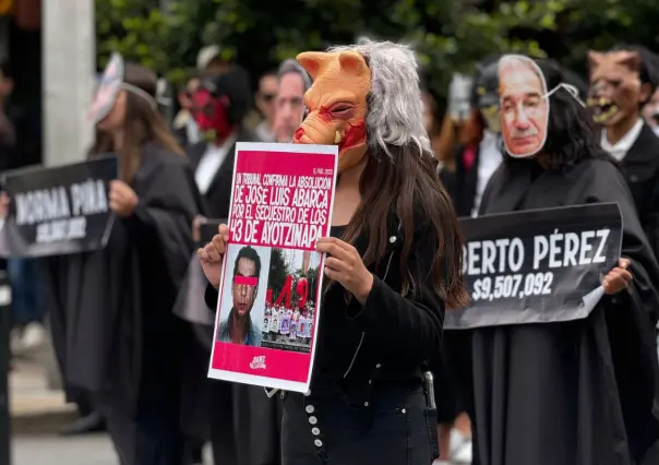 Jóvenes protestan frente al Senado a favor de la reforma judicial | VIDEO