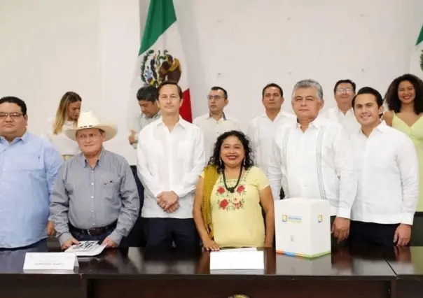 Entregan el Sexto Informe de Resultados de Yucatán al Congreso local