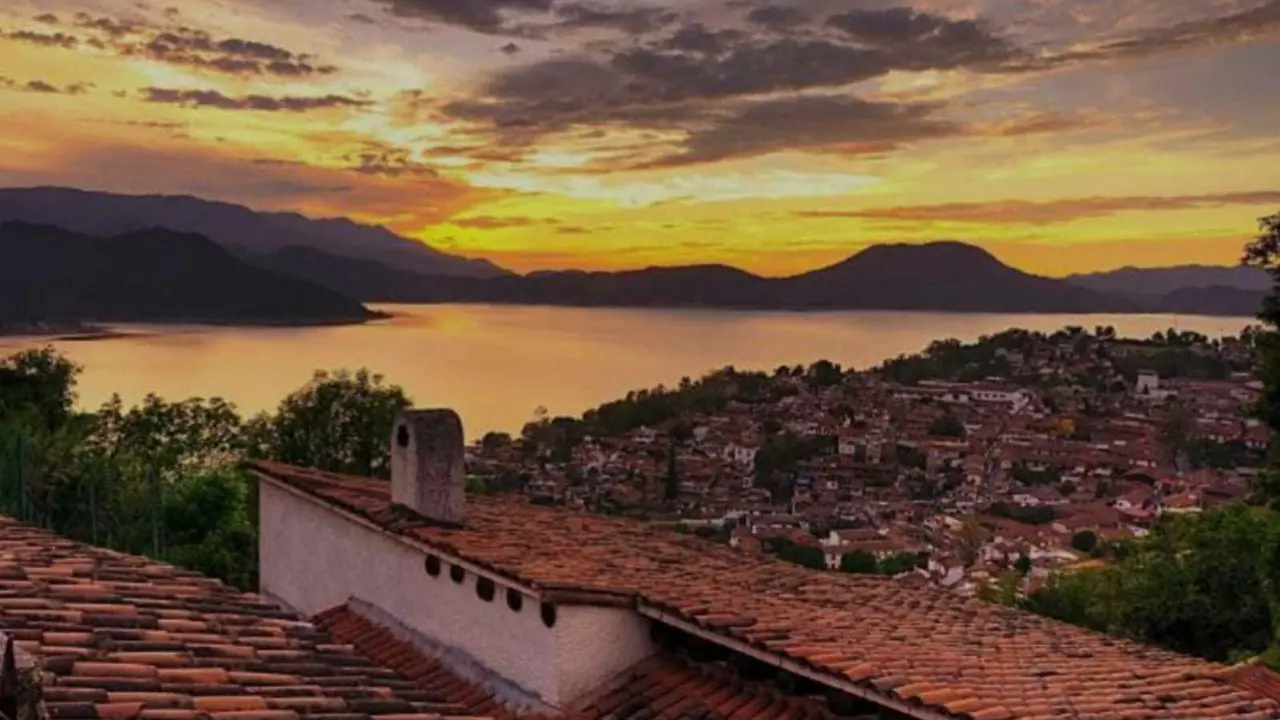 Valle de Bravo es uno de los seis municipios que impulsan el turismo de reunión en Edomex. Foto: lugaresturisticosenmexico