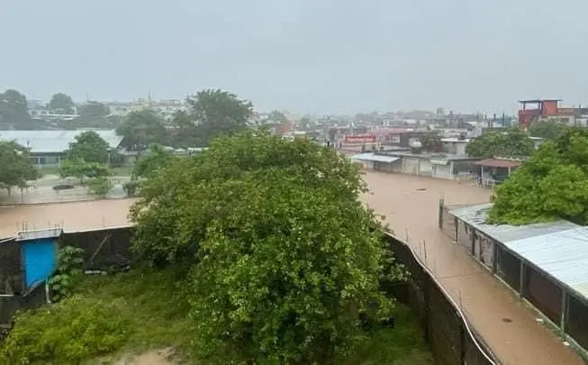 Hay más de 2 mil 500 viviendas afectadas por inundaciones en Veracruz