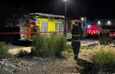 Explosión en alcantarilla moviliza a Protección Civil y CFE en García