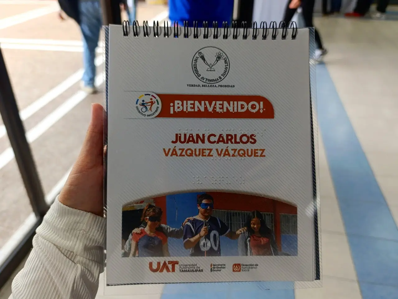 Conoce a Juan Carlos, alumno con discapacidad visual de la UAT