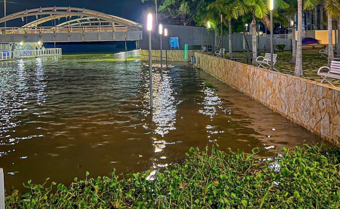 Inundaciones y desbordamientos en el sur a causa de formación de Francine