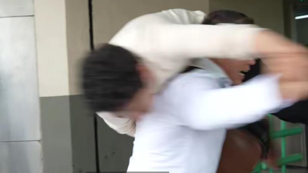 Konan Big se divierte dando información sobre la tarjeta Me Muevo
