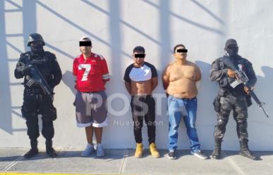 Detienen a tres hombres tras ataque a policías en Cadereyta