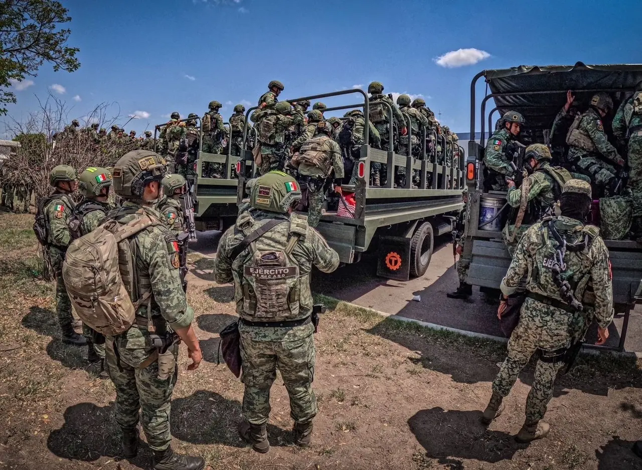 Elementos de las fuerzas especiales del Ejército en Culiacán. Foto: Newsweek Español.