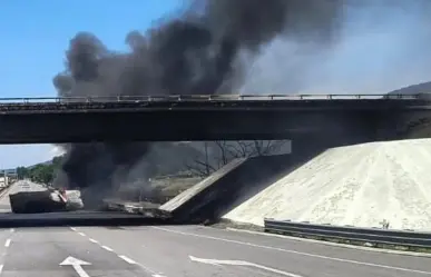 Volcadura y explosión de pipa deja un muerto en Jalisco