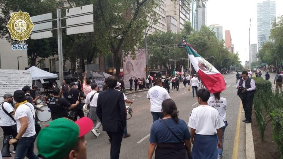 Marcha en Av. Paseo de la Reforma entre Ignacio Ramírez y Manuel Villalongin. Foto: Archivo @OVIALCDMX