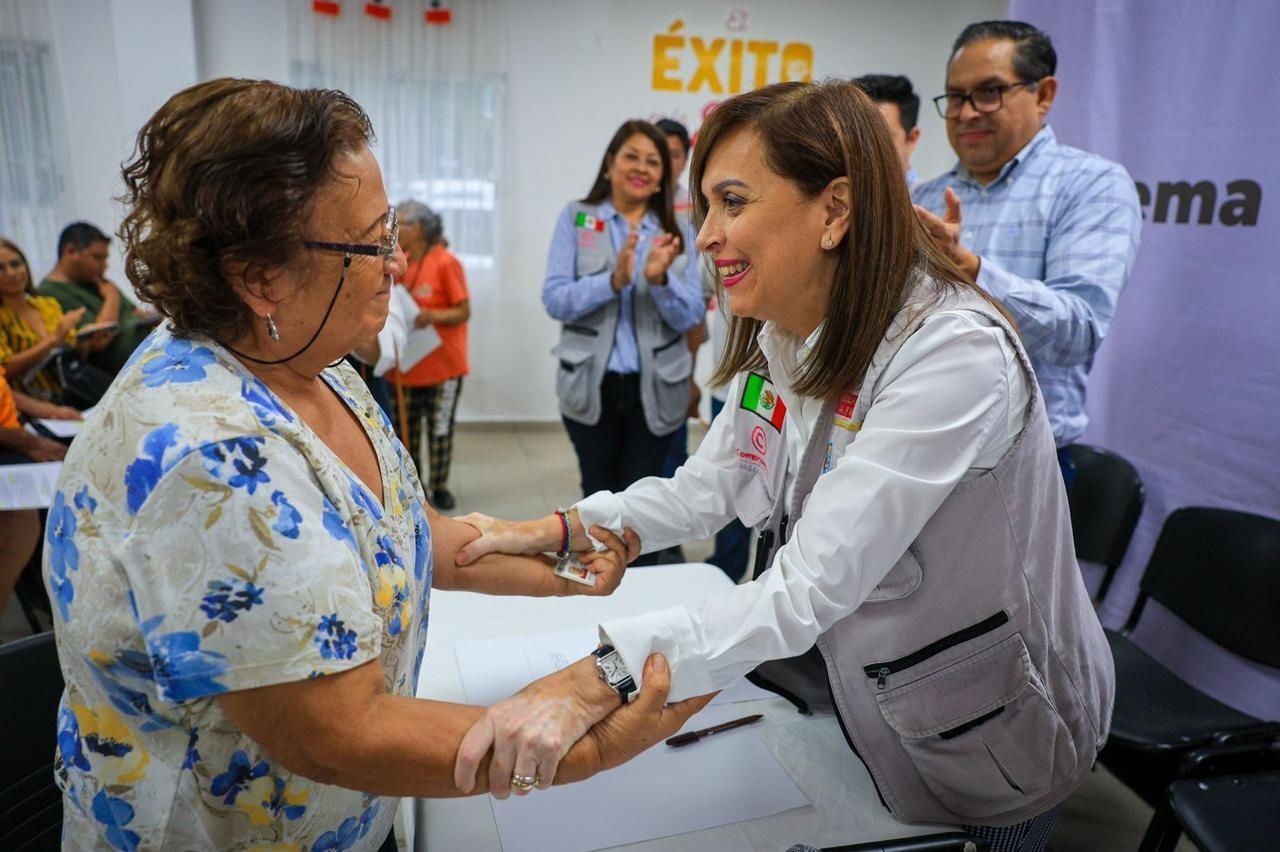 Con la firma del título de propiedad, las familias podrán pagar en cómodas mensualidades, así como el predial y el ISAI a precios accesibles. Foto: Guadalupe.