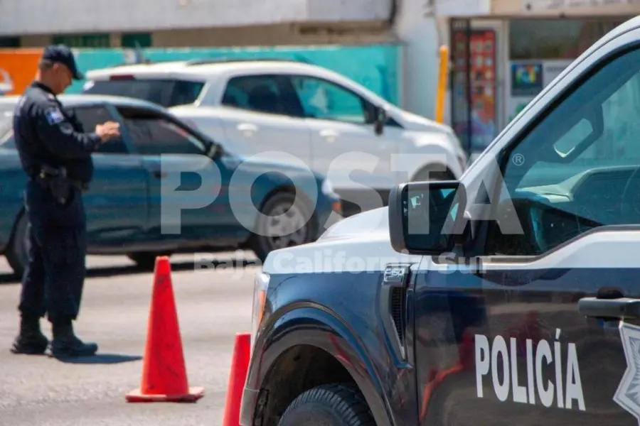 Asalta sujeto con máscara de payaso una tienda de conveniencia en La Paz