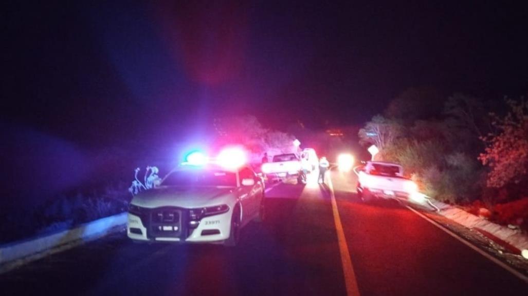 Chocan dos vehículos en la carretera Los Barriles-San Bartolo